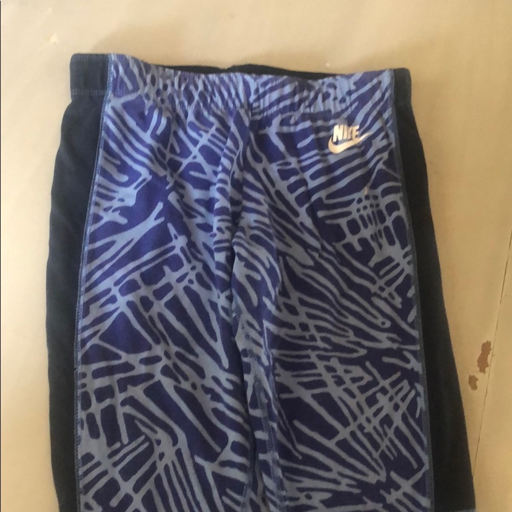Nike Youth L LegASee Leggings